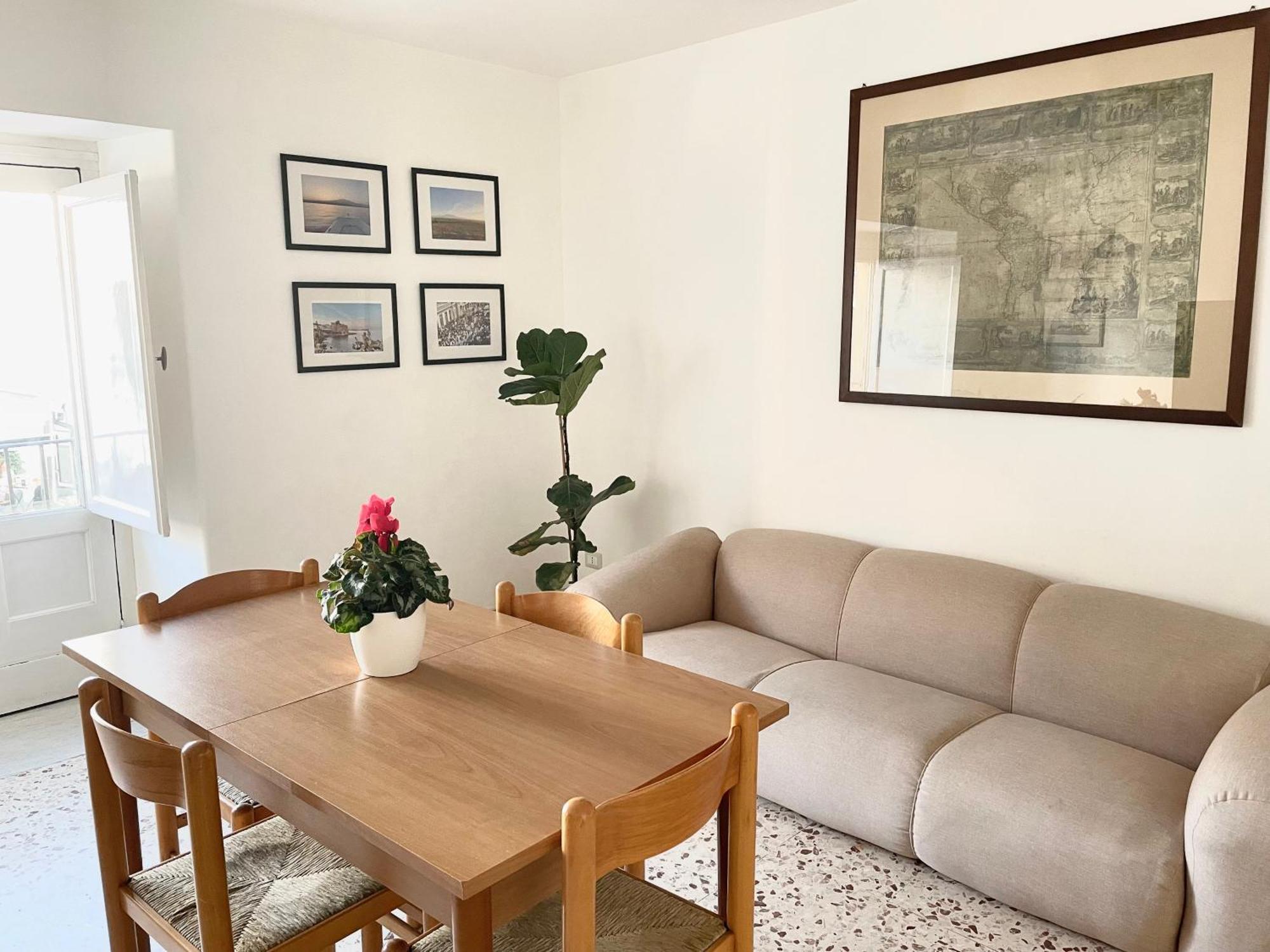 Lorenzo'S House Catania City Centre - Comfortable Large Apartment With 2 Bedrooms And 2 Baths, Close To Trains, Metro And Bus Station エクステリア 写真