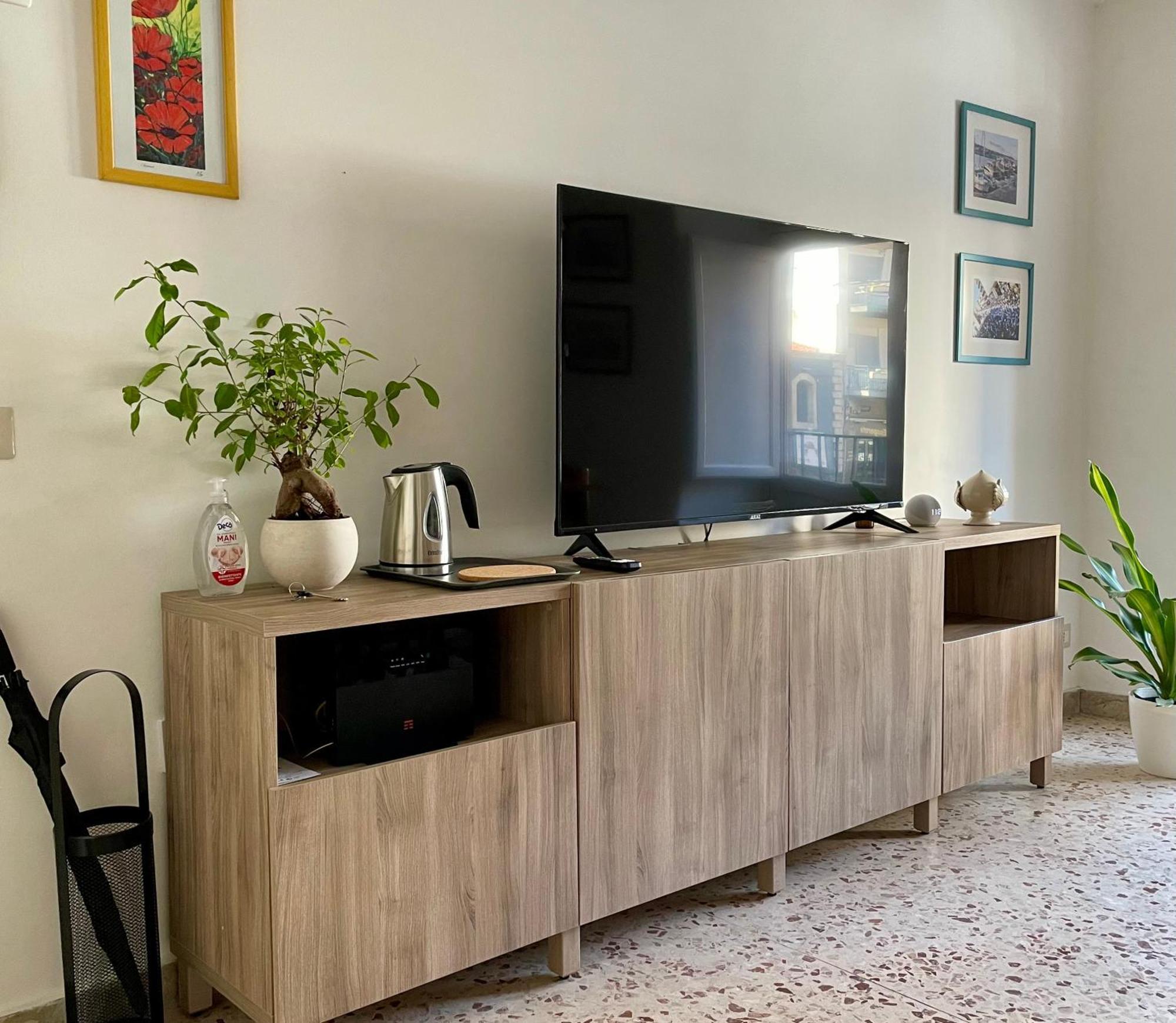 Lorenzo'S House Catania City Centre - Comfortable Large Apartment With 2 Bedrooms And 2 Baths, Close To Trains, Metro And Bus Station エクステリア 写真